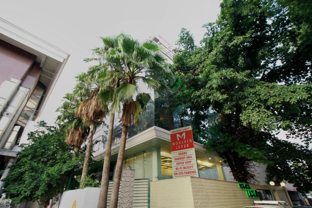 Monarch Luxur - Infantry Road Hotel Bangalore Exterior foto